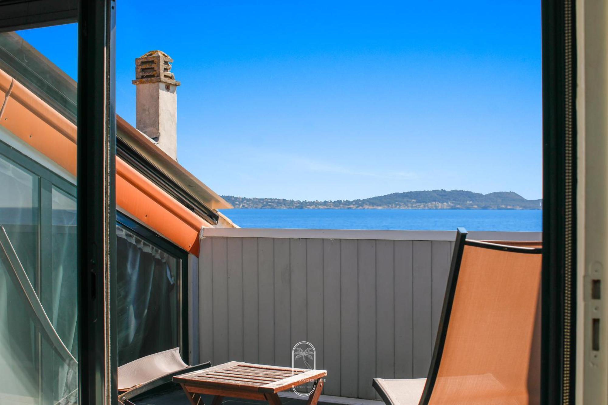 Maison Sur L'Eau-Hyeres-Almanarre-Parkings Clim Wifi By Hc Екстериор снимка