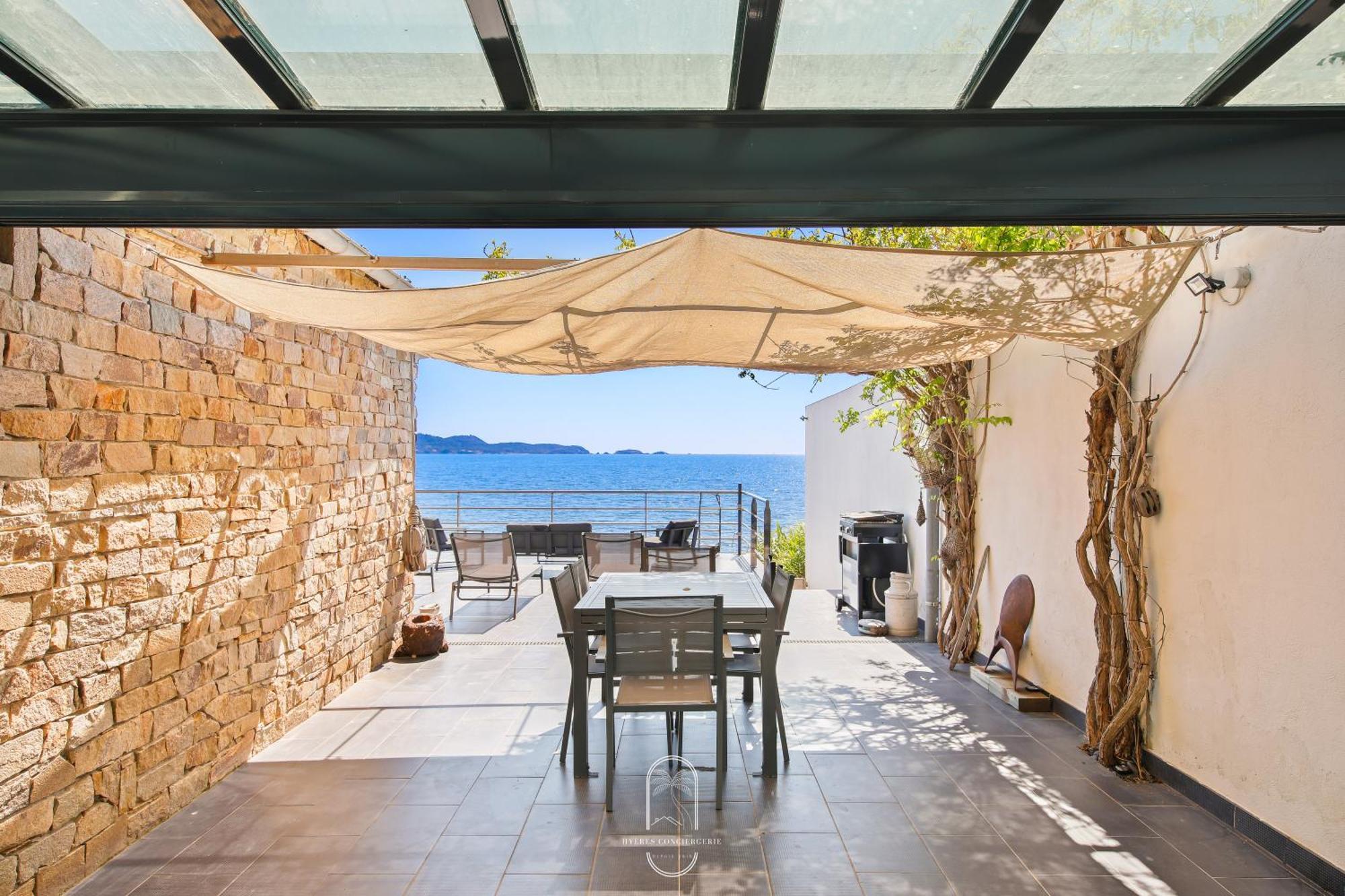Maison Sur L'Eau-Hyeres-Almanarre-Parkings Clim Wifi By Hc Екстериор снимка