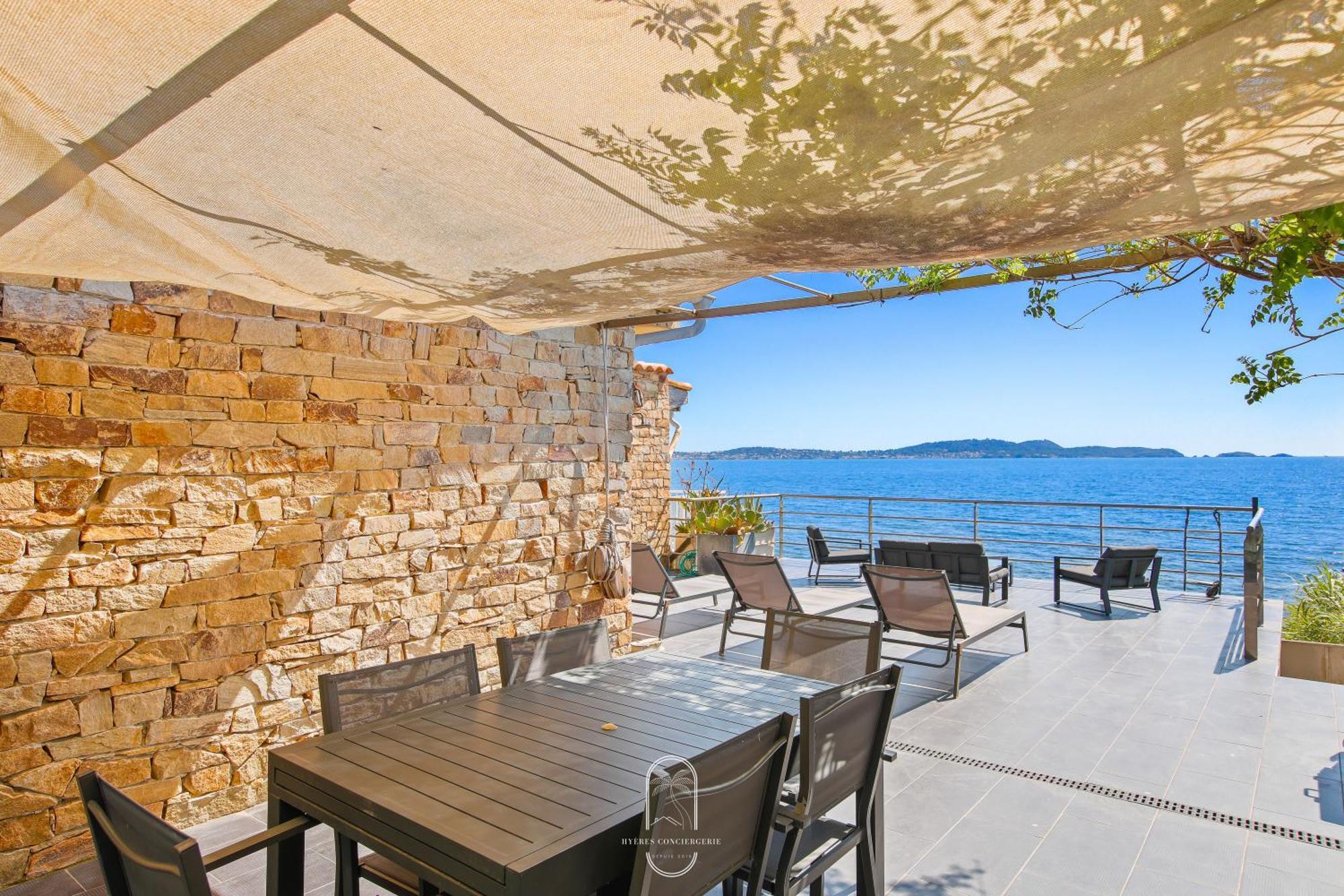 Maison Sur L'Eau-Hyeres-Almanarre-Parkings Clim Wifi By Hc Екстериор снимка