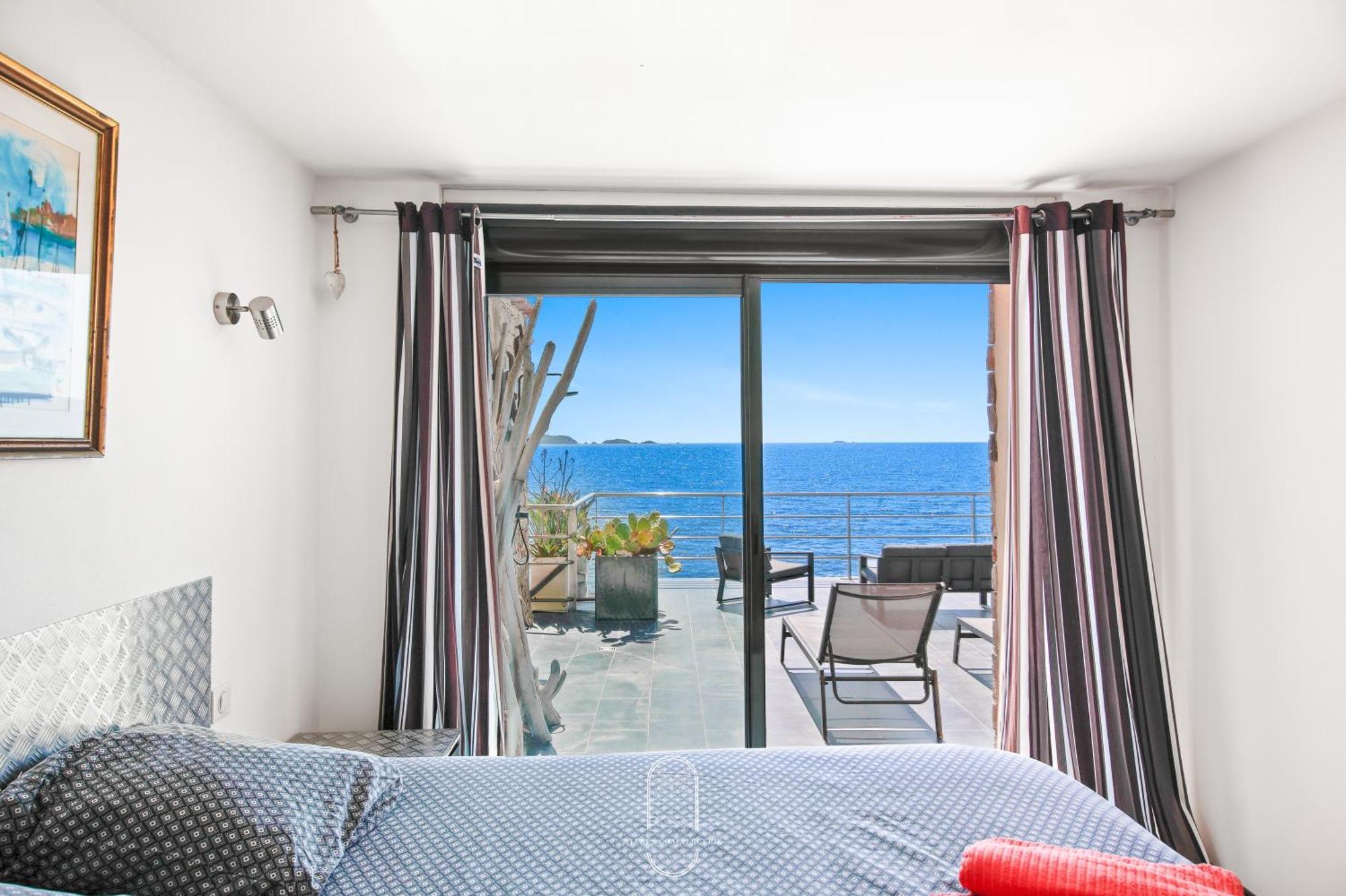 Maison Sur L'Eau-Hyeres-Almanarre-Parkings Clim Wifi By Hc Екстериор снимка